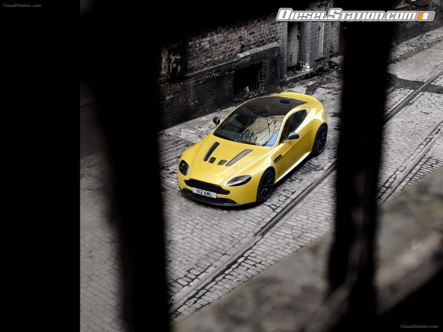 Aston Martin V12 Vantage S 2014 Picture #230 Aston Martin V12 Vantage S 2014 Picture #230